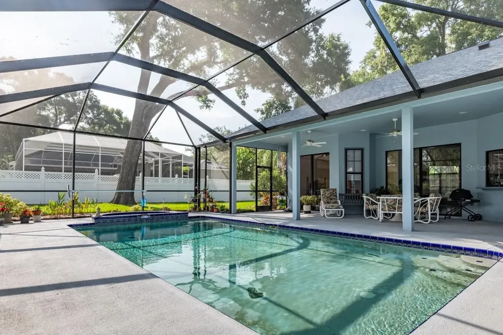 4704 Stone Hollow Court Valrico FL 33596