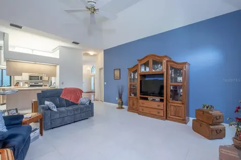 4704 Stone Hollow Court Valrico FL 33596