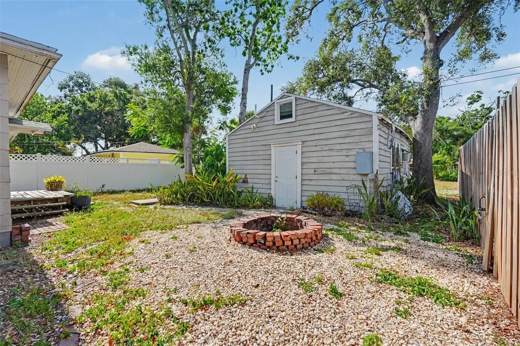 5441 1st Avenue N St Petersburg FL 33710