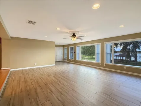 117 E Lake Roy Drive SE Winter Haven FL 33884