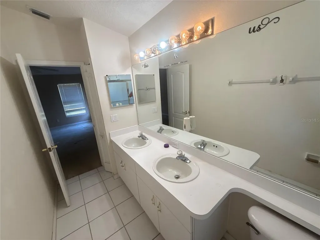 204 Chardonnay Place Valrico FL 33594