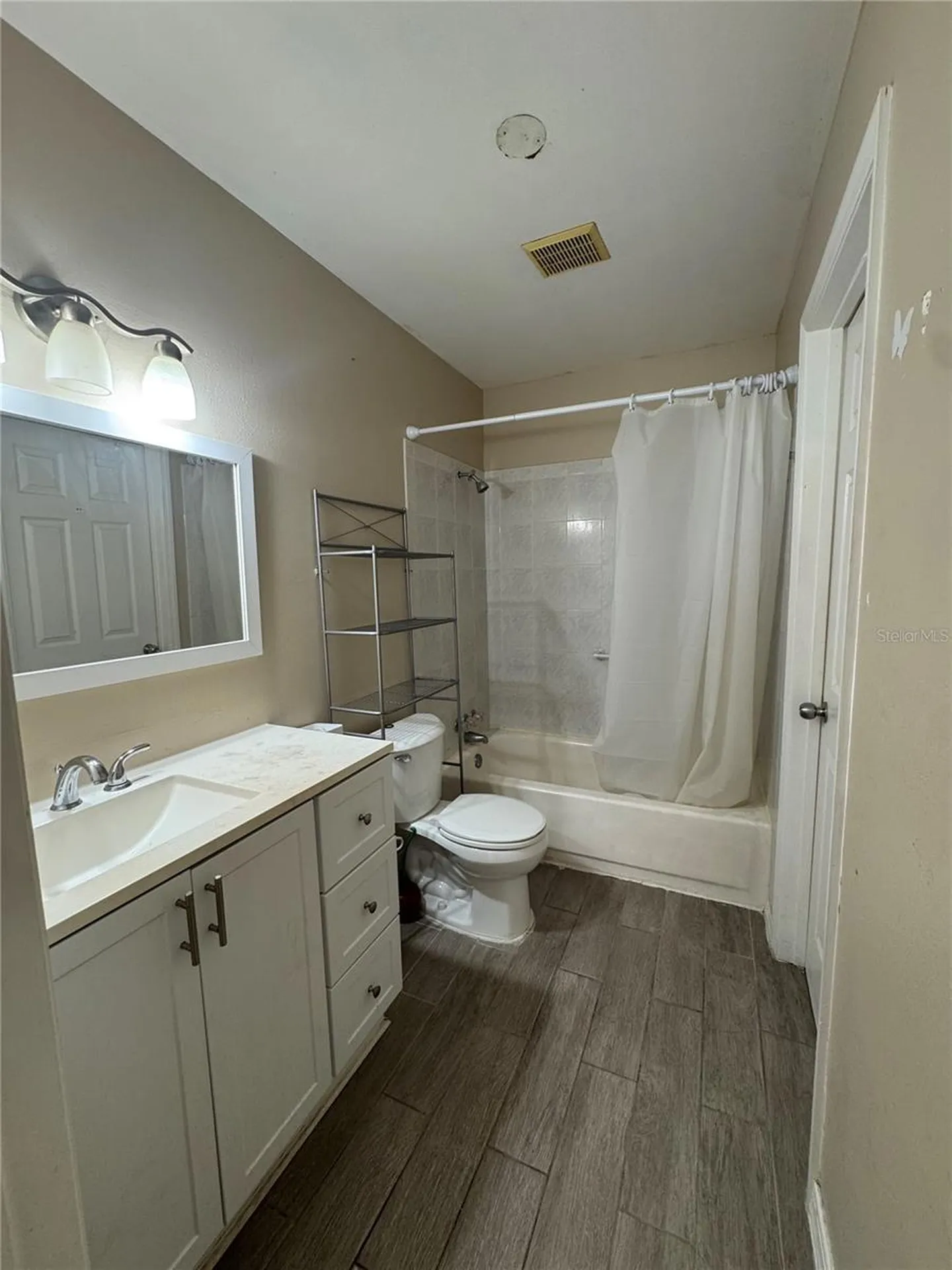 5012 Downing Street Orlando FL 32839
