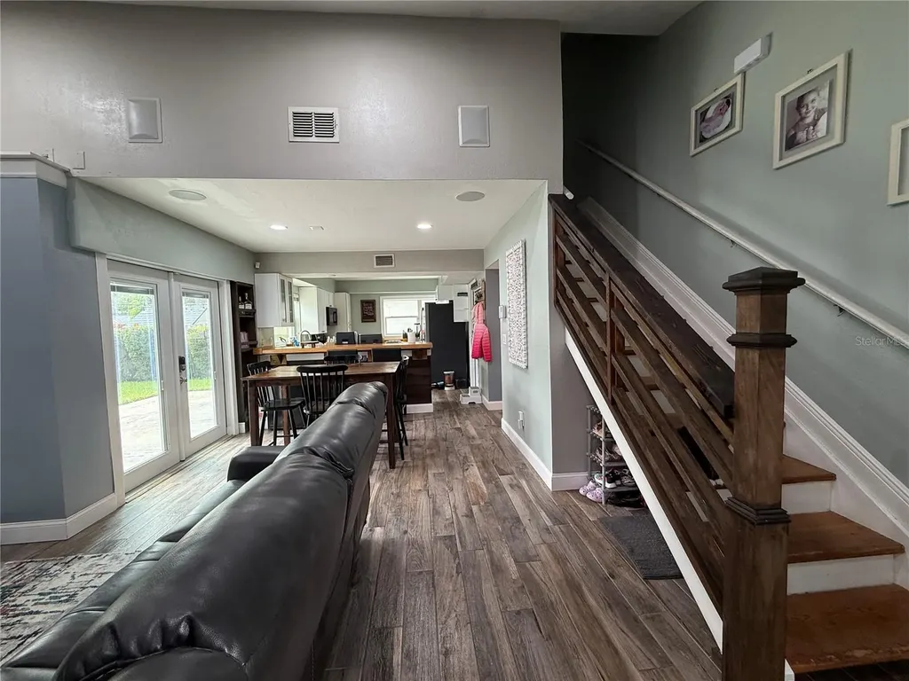10009 Regal Woods Lane Tampa FL 33624