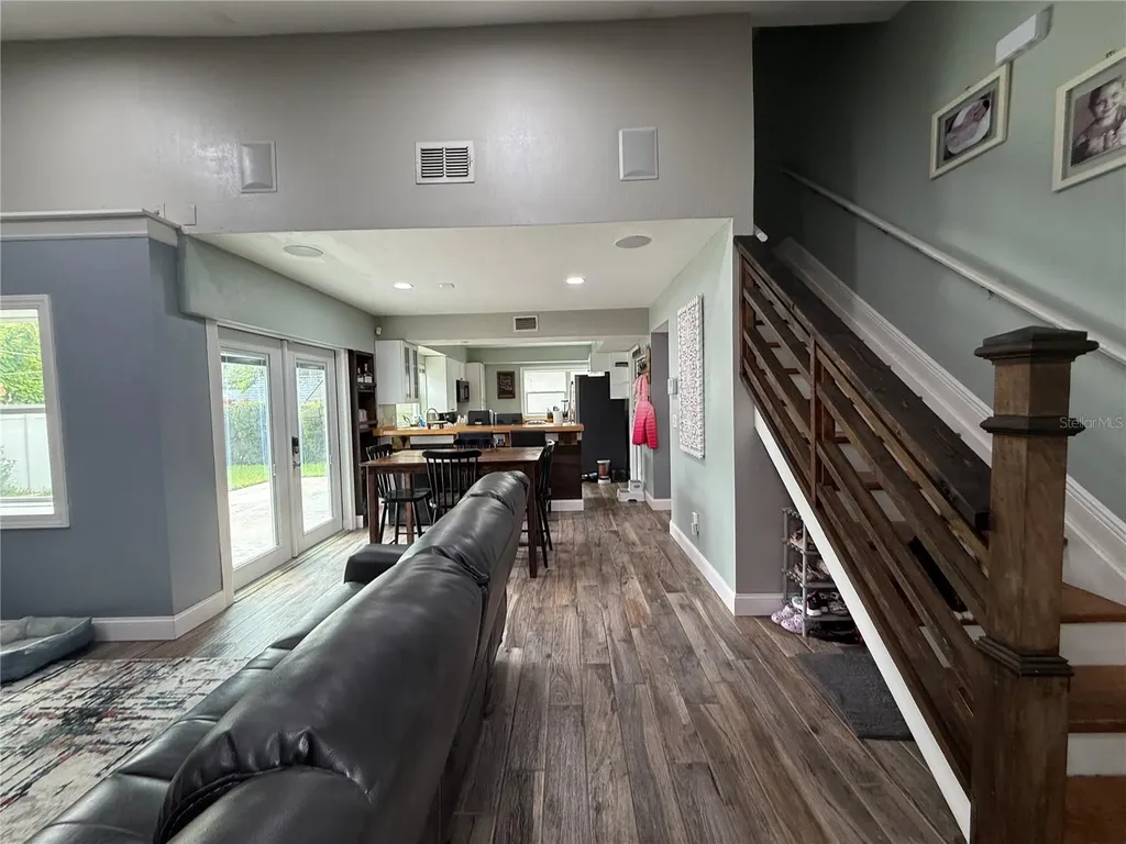 10009 Regal Woods Lane Tampa FL 33624