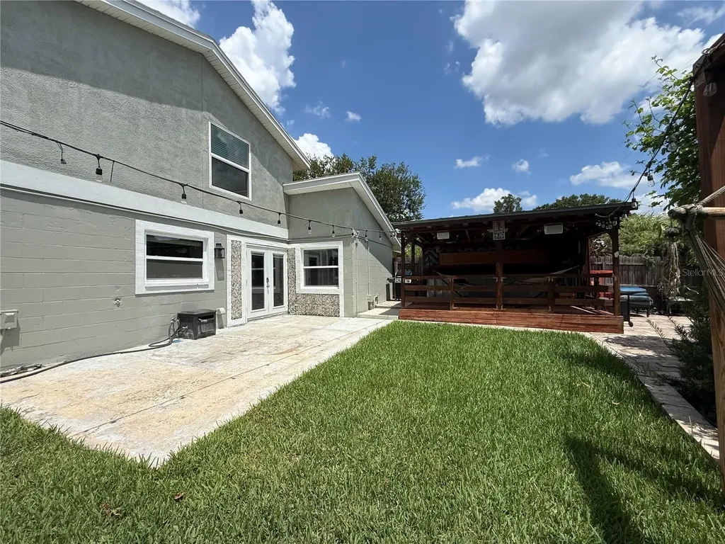10009 Regal Woods Lane Tampa FL 33624