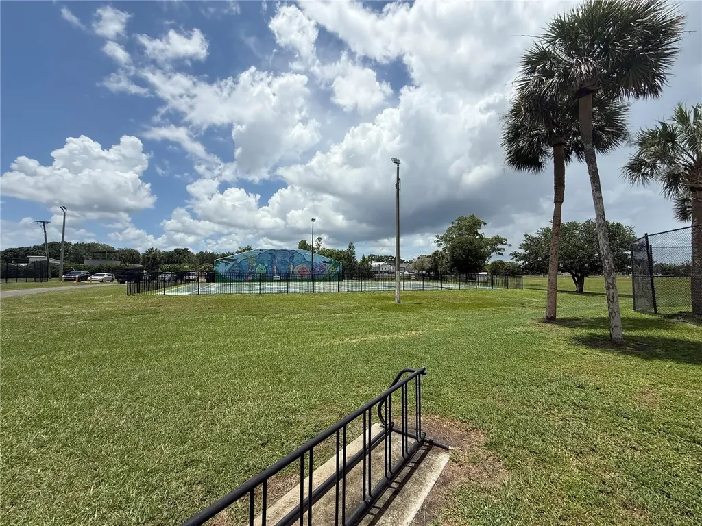 10009 Regal Woods Lane Tampa FL 33624