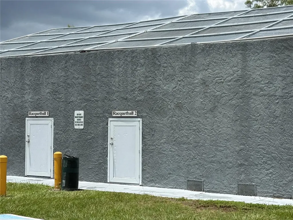 10009 Regal Woods Lane Tampa FL 33624