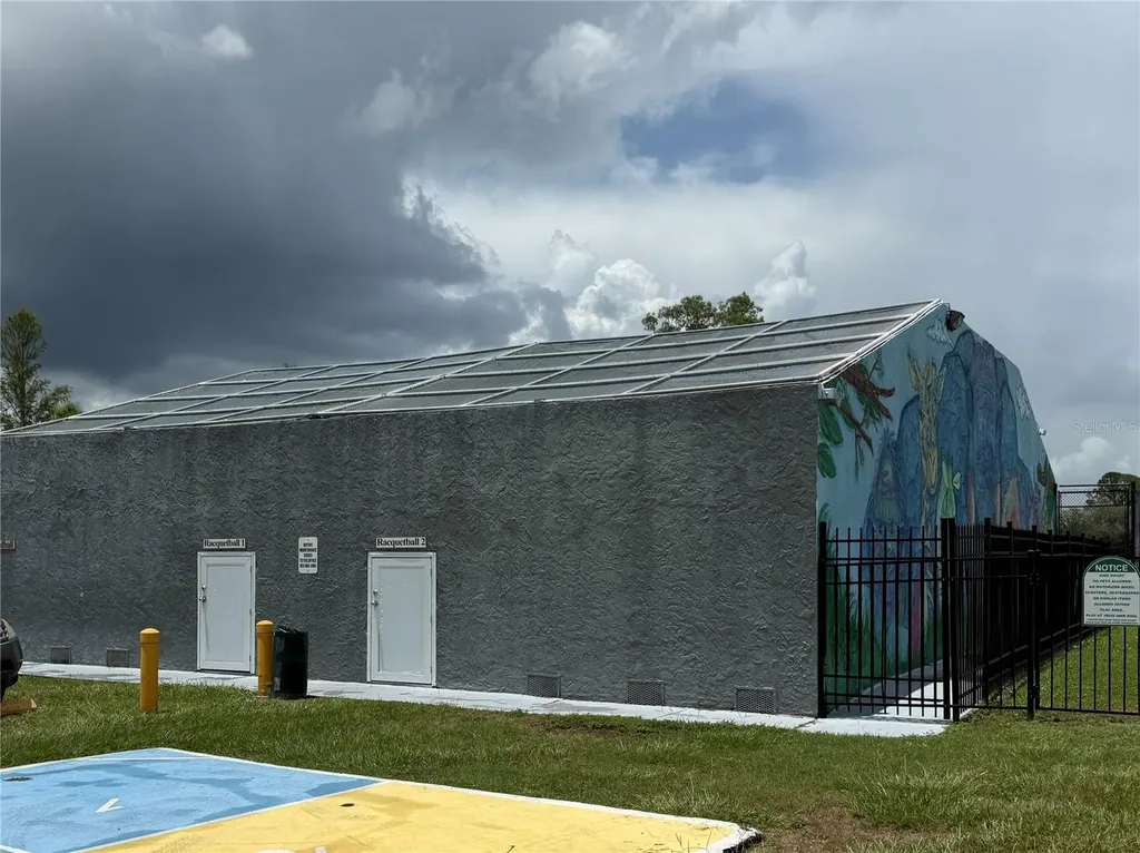 10009 Regal Woods Lane Tampa FL 33624