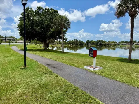 10009 Regal Woods Lane Tampa FL 33624