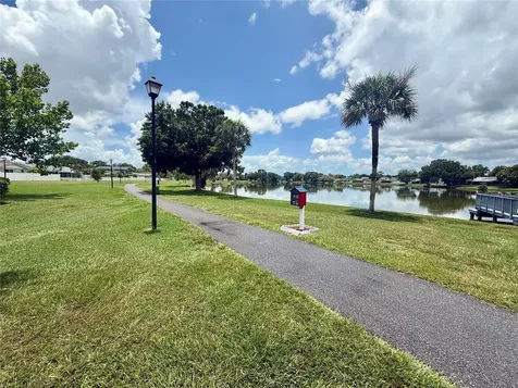 10009 Regal Woods Lane Tampa FL 33624