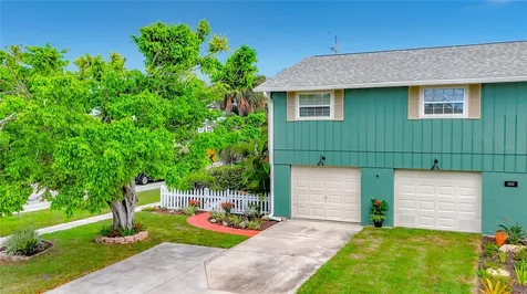 202 Peacock Lane Holmes Beach FL 34217