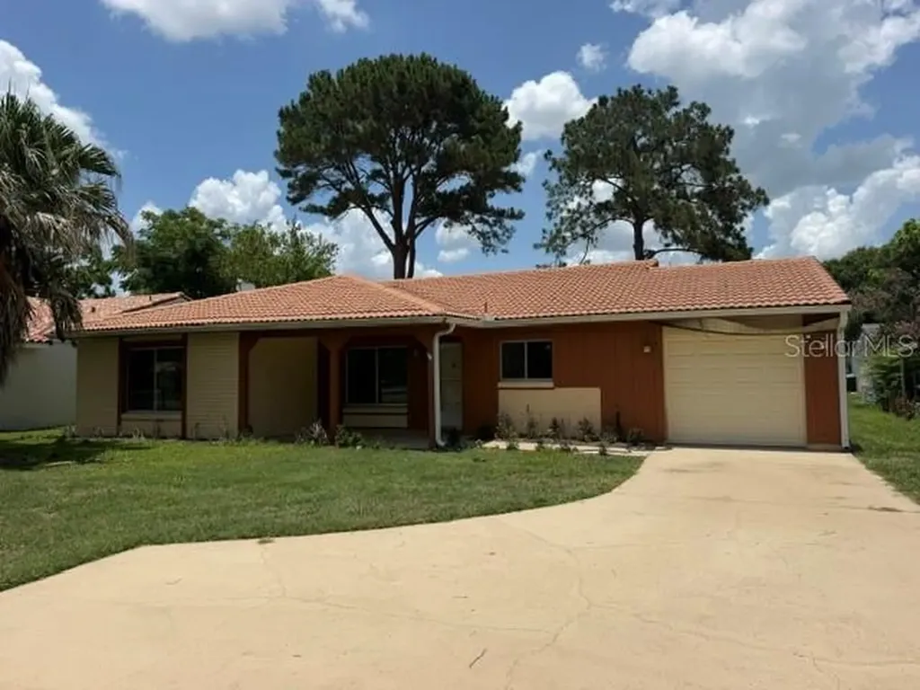 5121 Gateway Avenue Orlando FL 32821