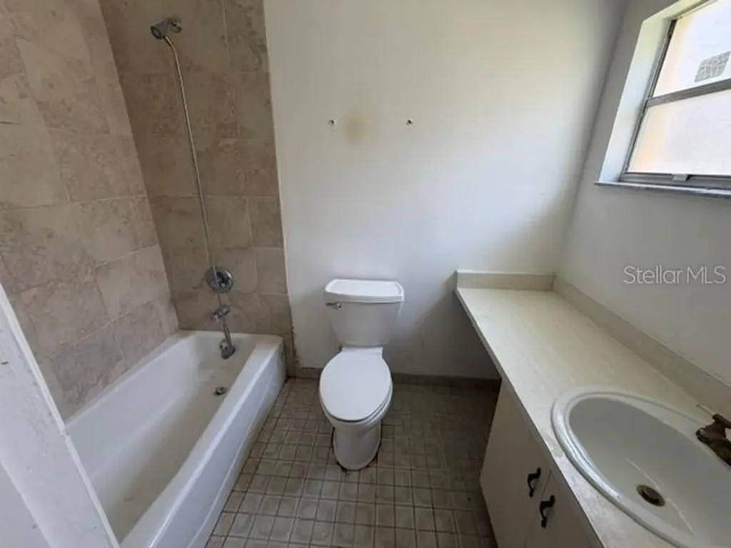 5121 Gateway Avenue Orlando FL 32821