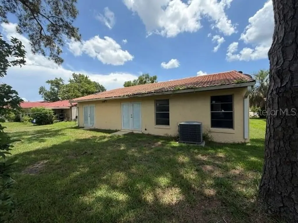 5121 Gateway Avenue Orlando FL 32821