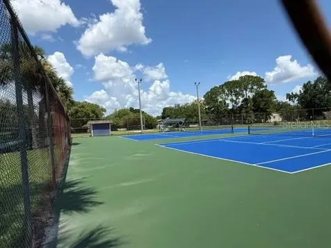 5121 Gateway Avenue Orlando FL 32821