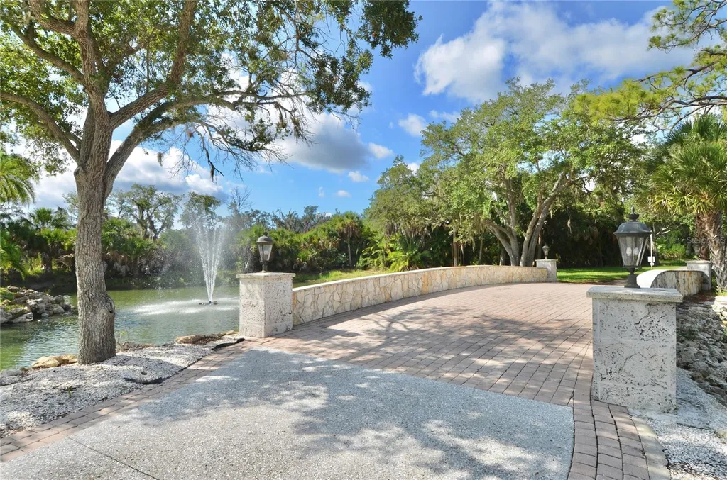 630 N River Road Venice FL 34293