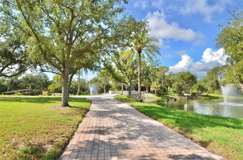 630 N River Road Venice FL 34293