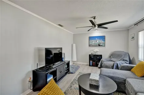 843 Brockway Avenue Orlando FL 32807