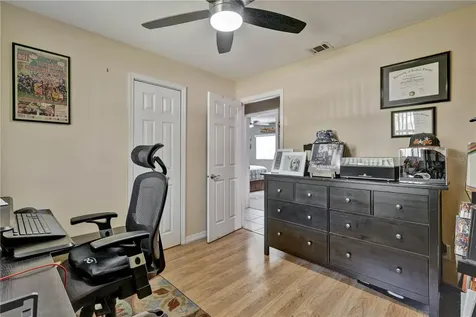 843 Brockway Avenue Orlando FL 32807
