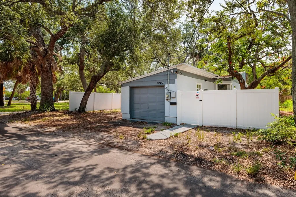 2223 W Harbor Drive S St Petersburg FL 33705