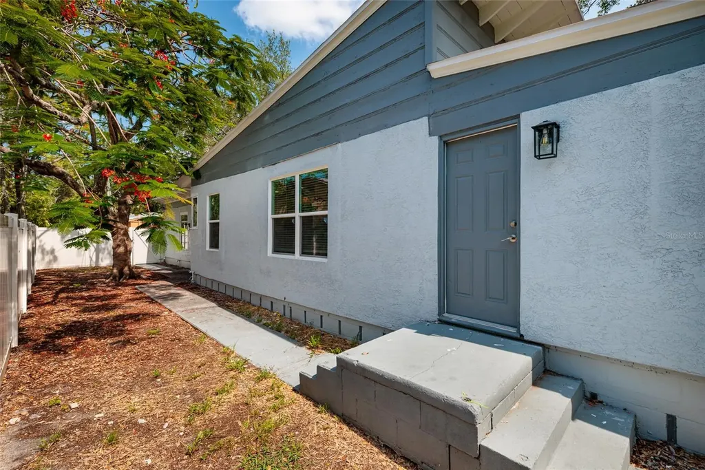 2223 W Harbor Drive S St Petersburg FL 33705
