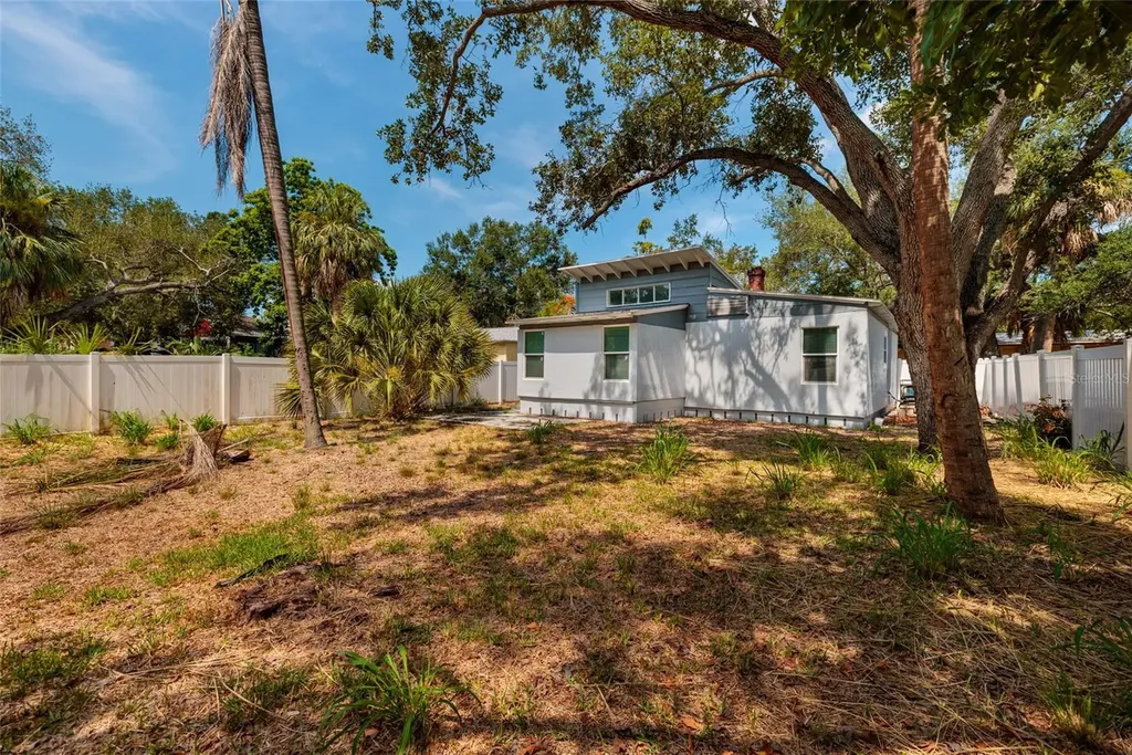 2223 W Harbor Drive S St Petersburg FL 33705