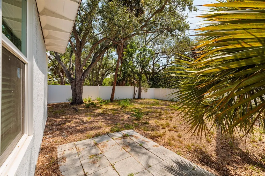2223 W Harbor Drive S St Petersburg FL 33705