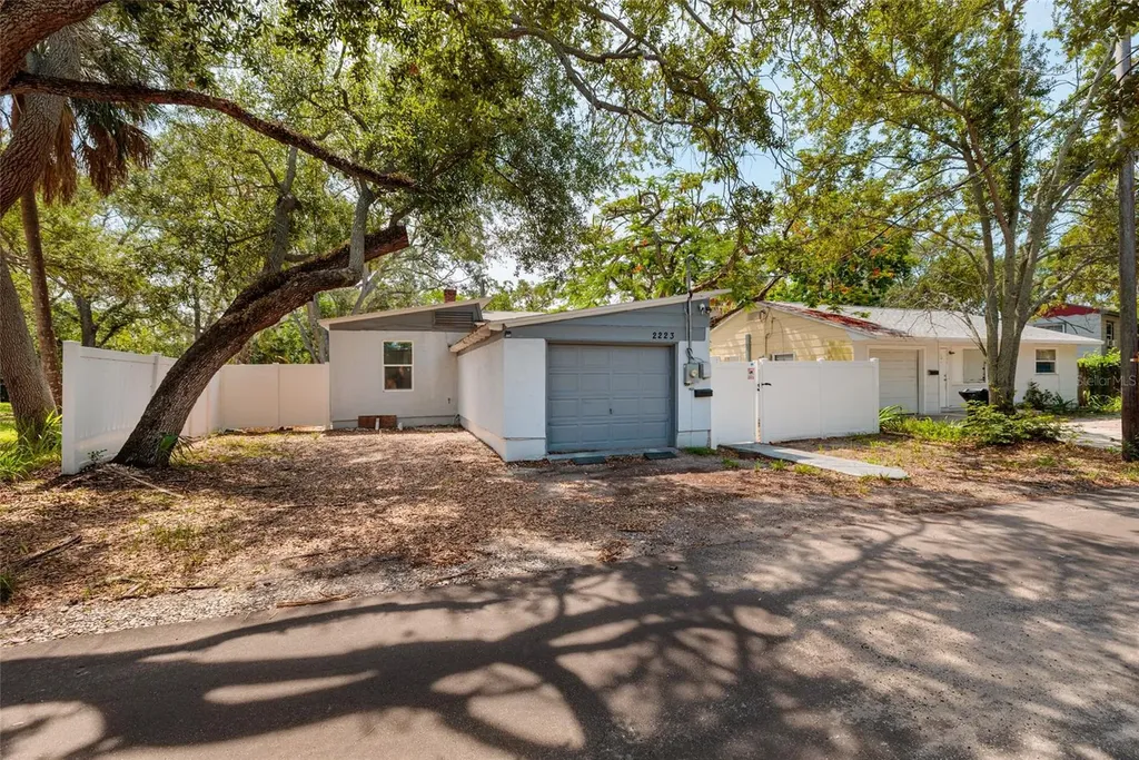 2223 W Harbor Drive S St Petersburg FL 33705
