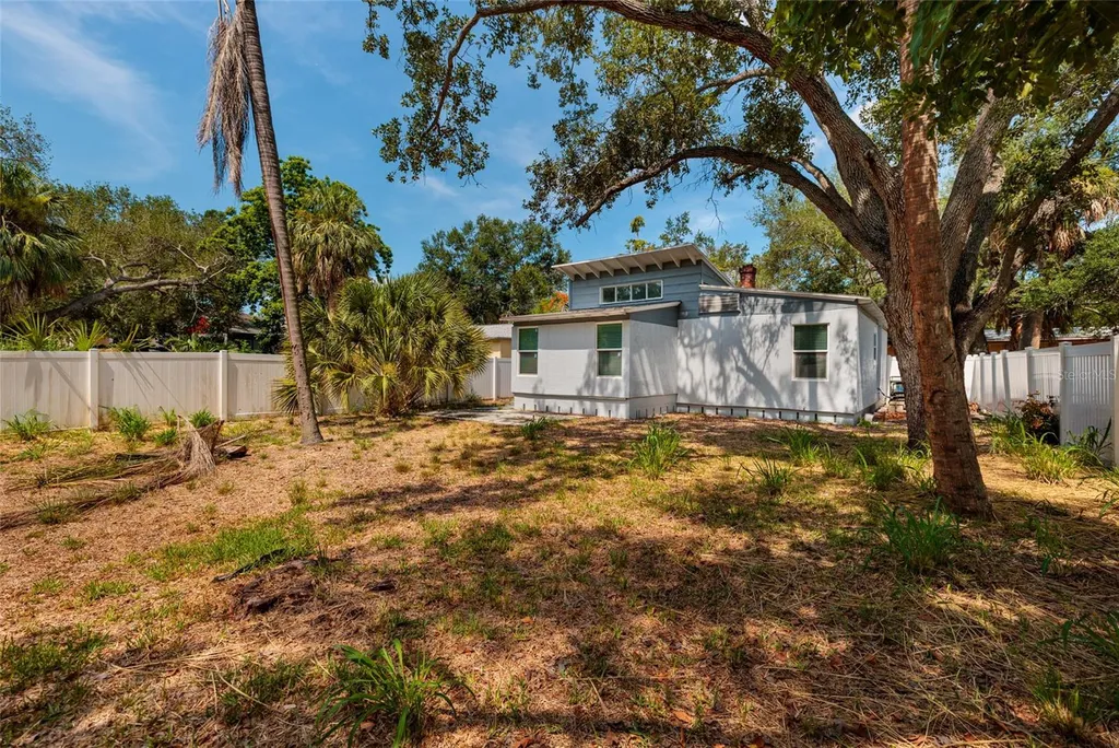 2223 W Harbor Drive S St Petersburg FL 33705