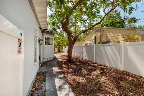 2223 W Harbor Drive S St Petersburg FL 33705