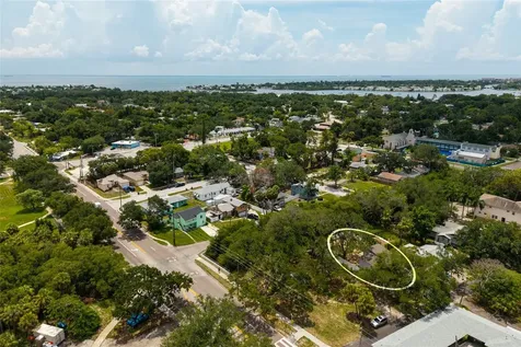 2223 W Harbor Drive S St Petersburg FL 33705