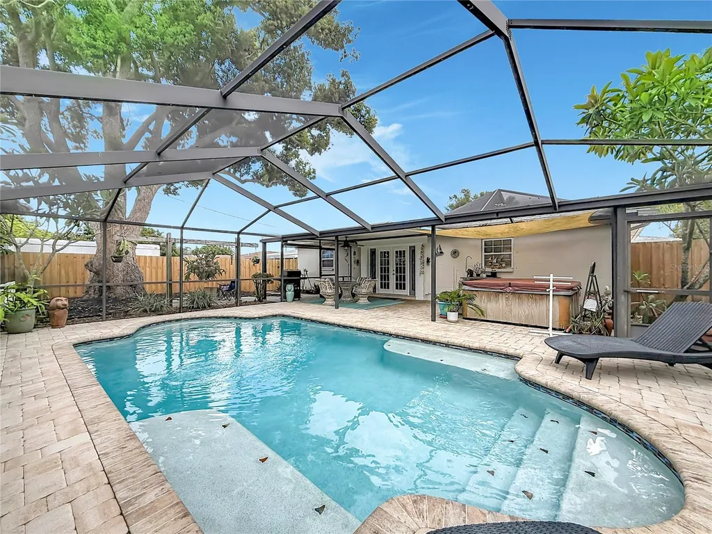 2926 28th Avenue N St Petersburg FL 33713