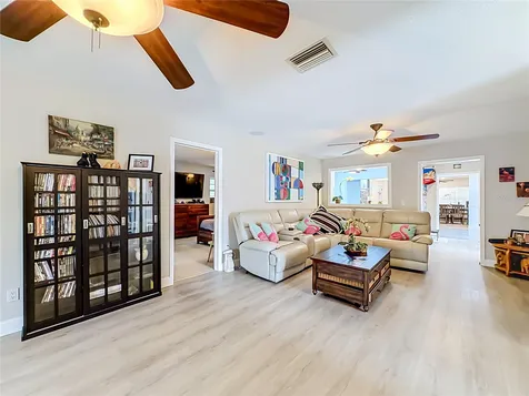 2926 28th Avenue N St Petersburg FL 33713