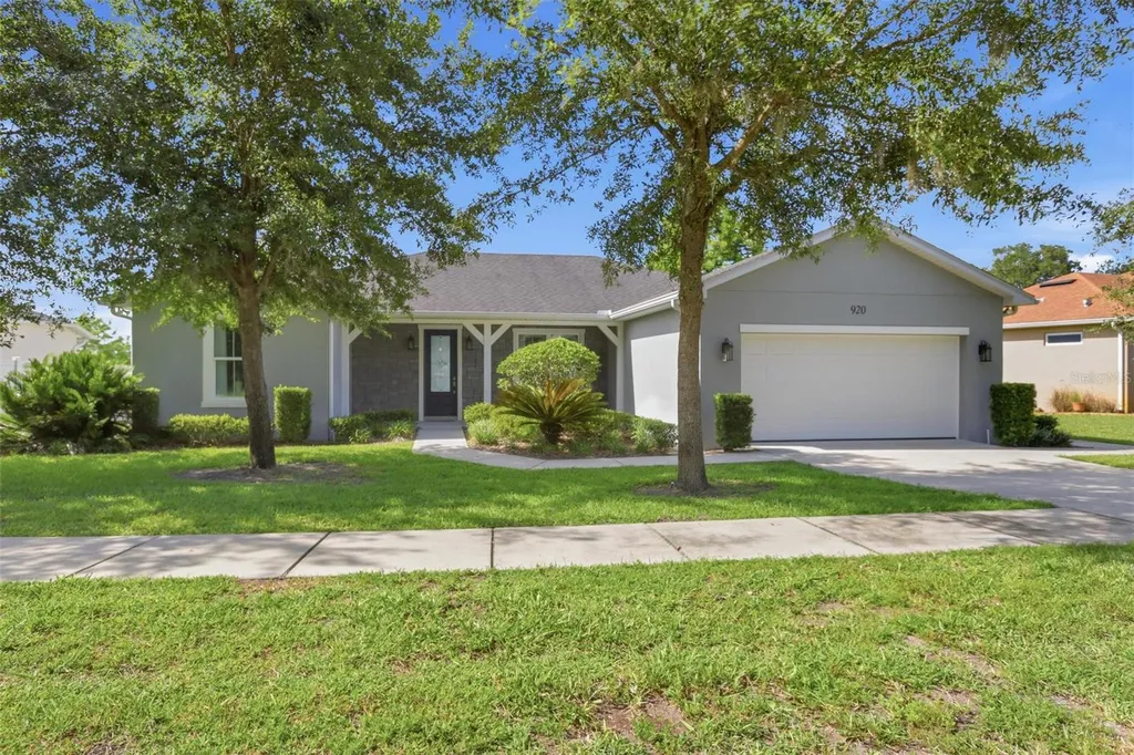 920 Lake Lindley Drive S Deland FL 32724