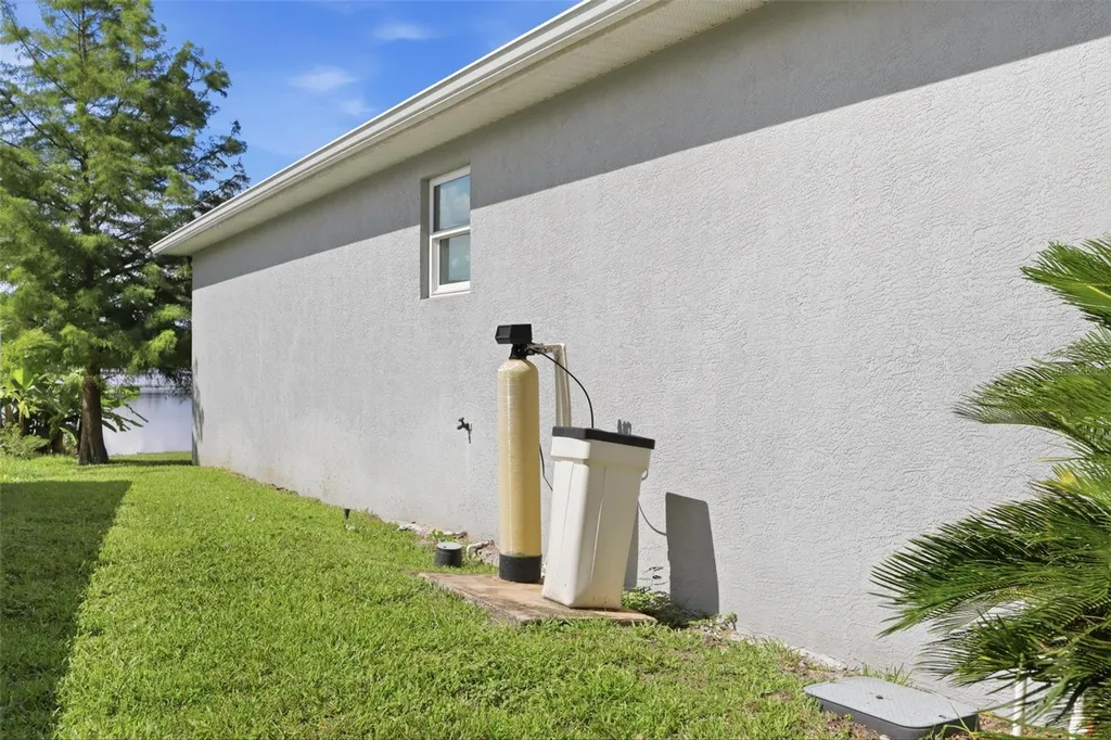 920 Lake Lindley Drive S Deland FL 32724