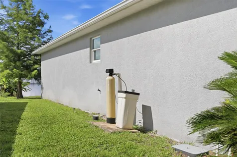 920 Lake Lindley Drive S Deland FL 32724