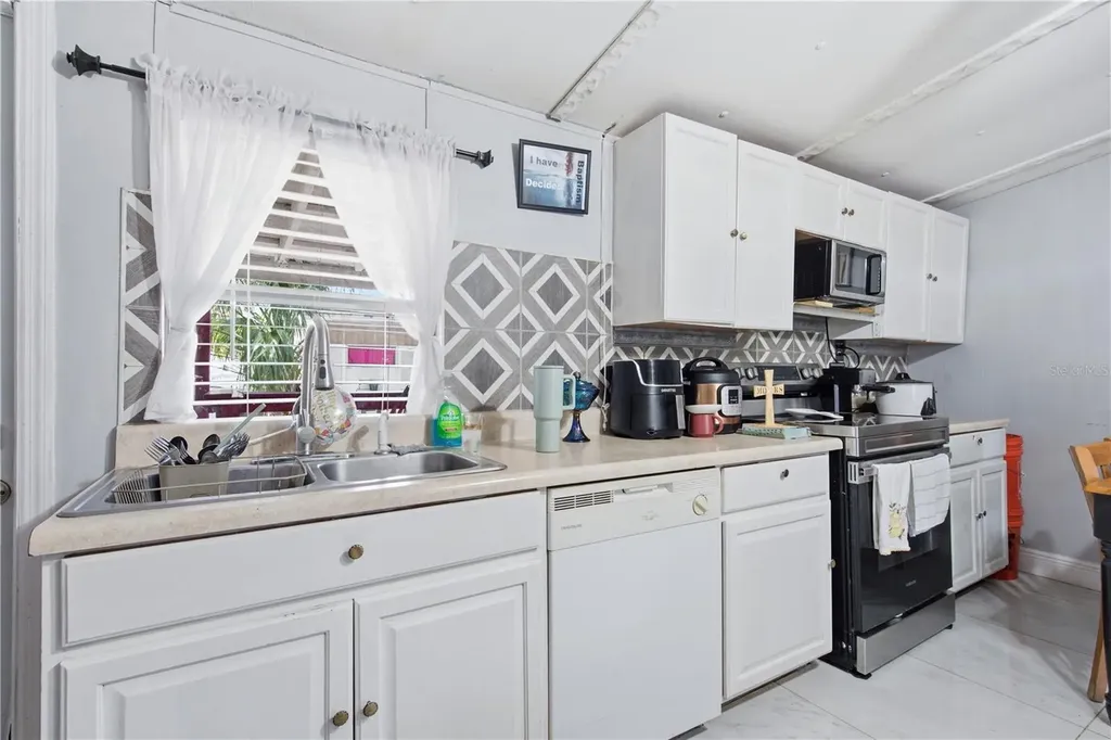 132 Newbury Drive Tampa FL 33615