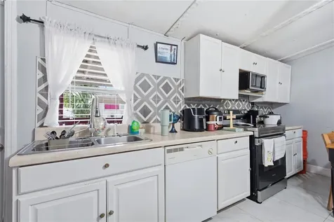 132 Newbury Drive Tampa FL 33615