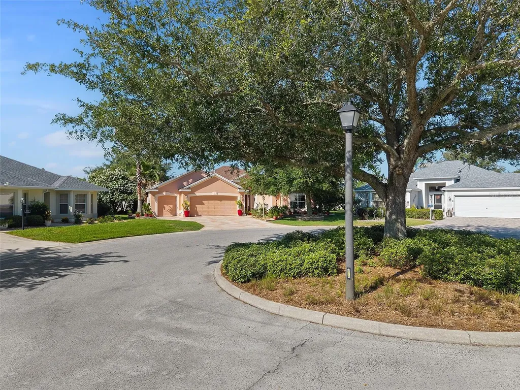 2252 Central Street The Villages FL 32162