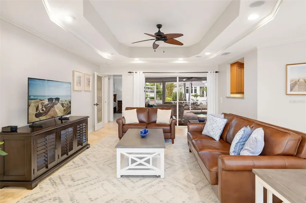565 Commonwealth Place Sarasota FL 34242