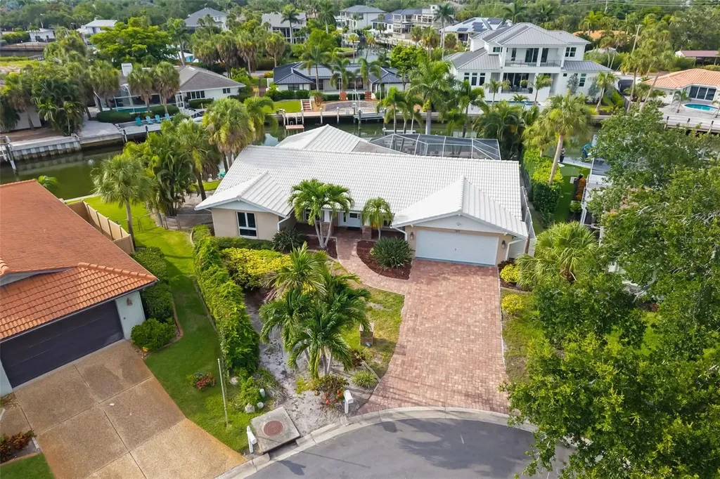 565 Commonwealth Place Sarasota FL 34242