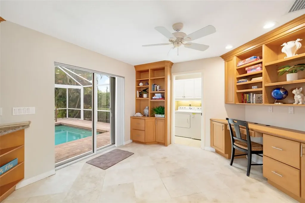 565 Commonwealth Place Sarasota FL 34242