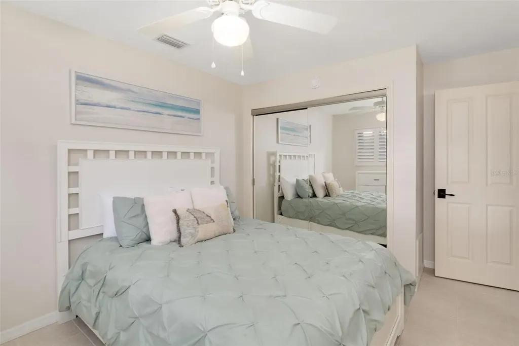 565 Commonwealth Place Sarasota FL 34242