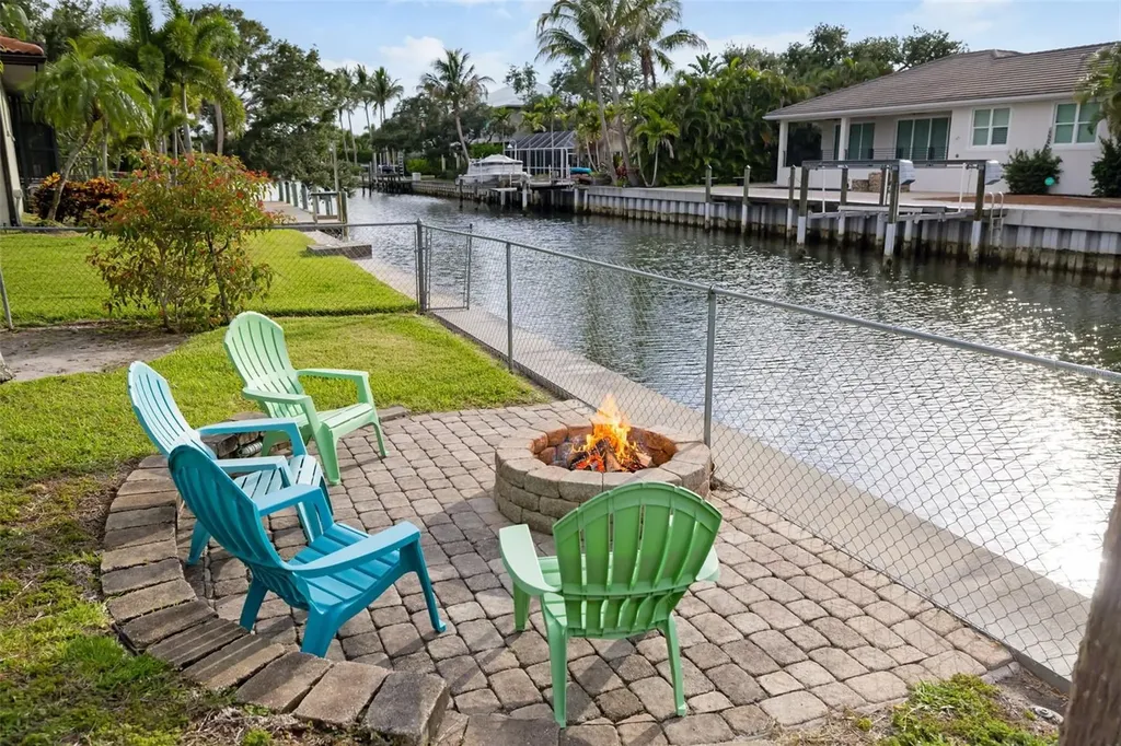 565 Commonwealth Place Sarasota FL 34242