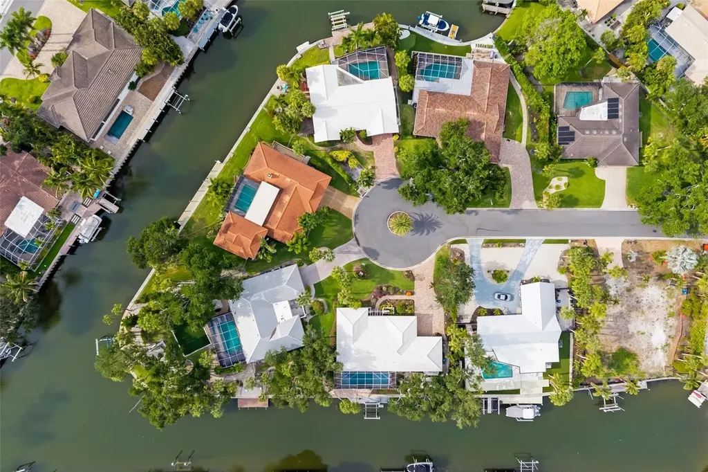 565 Commonwealth Place Sarasota FL 34242