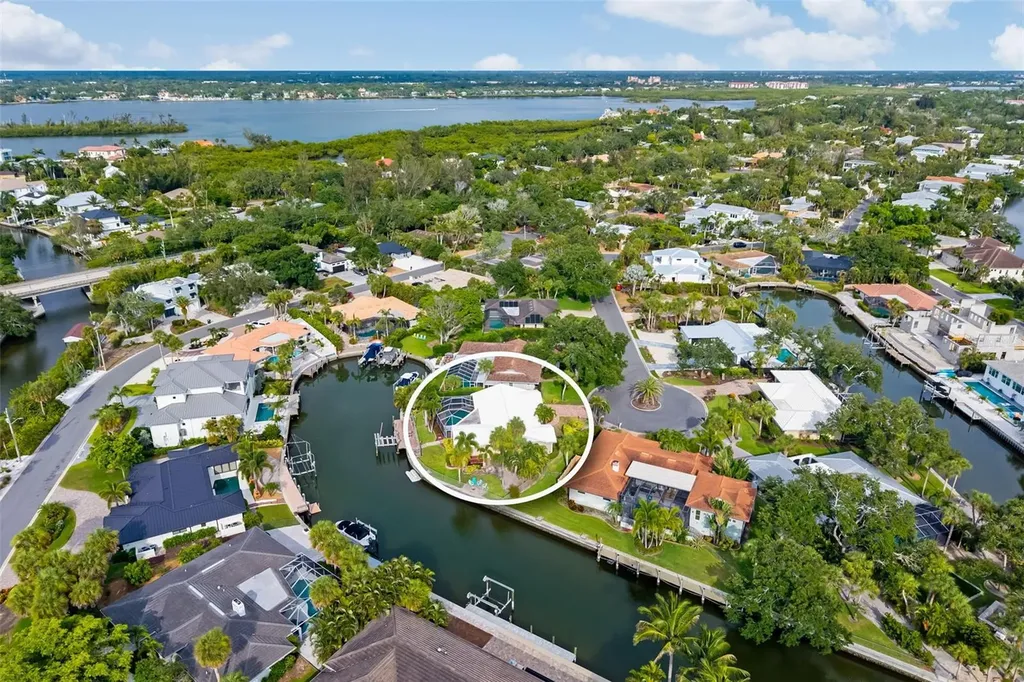 565 Commonwealth Place Sarasota FL 34242
