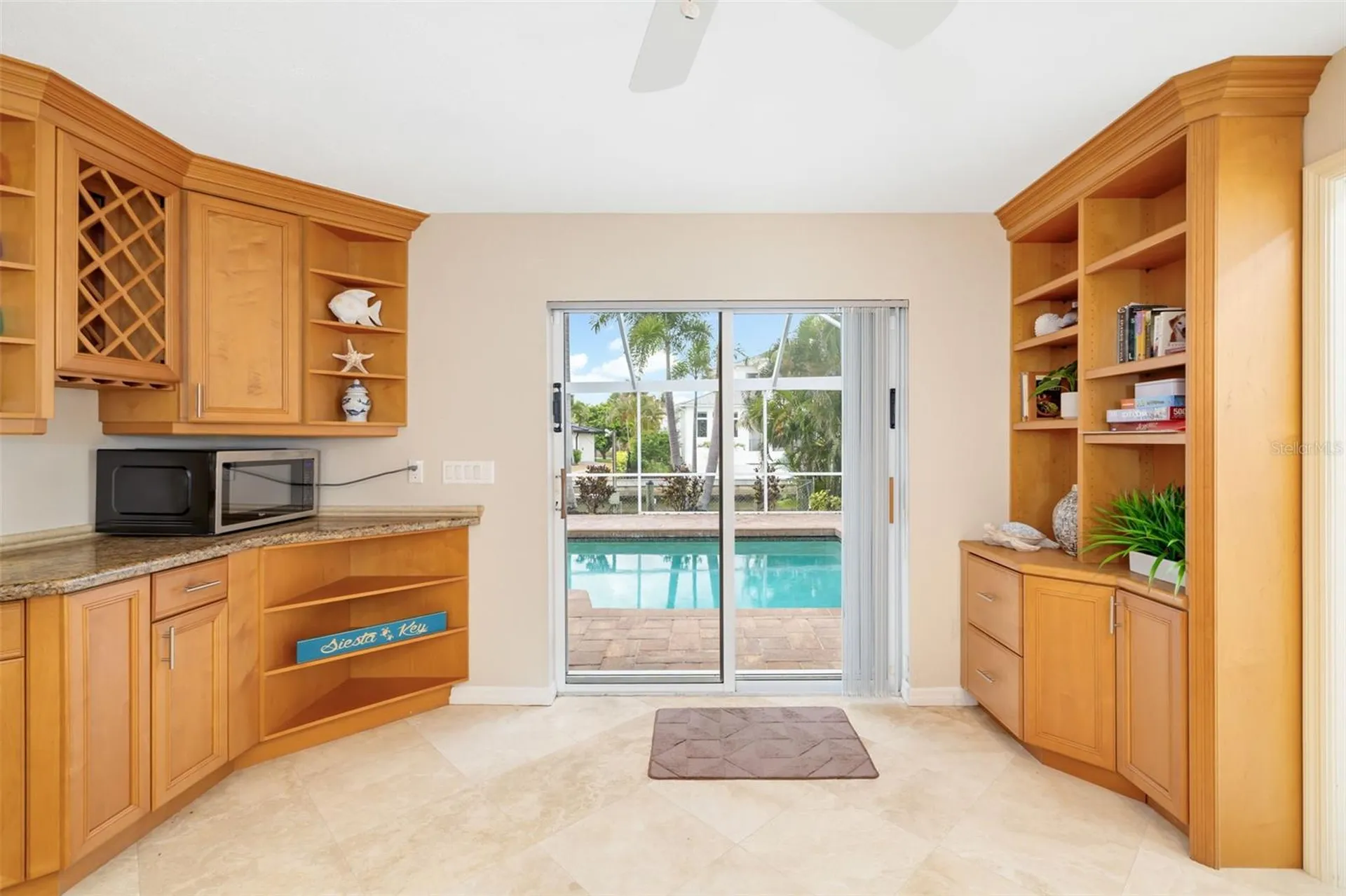 565 Commonwealth Place Sarasota FL 34242