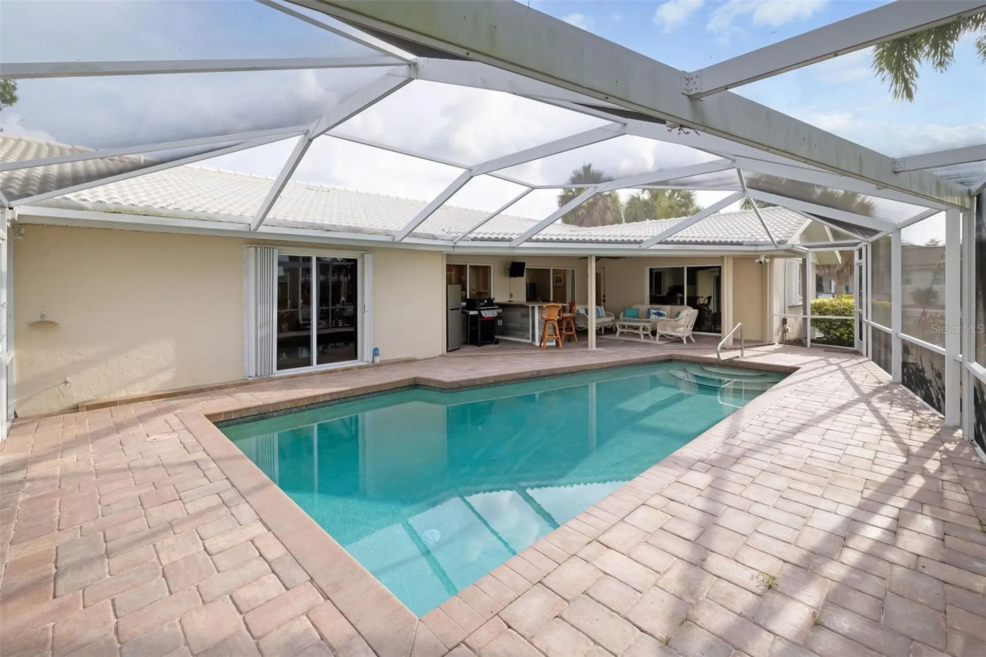 565 Commonwealth Place Sarasota FL 34242