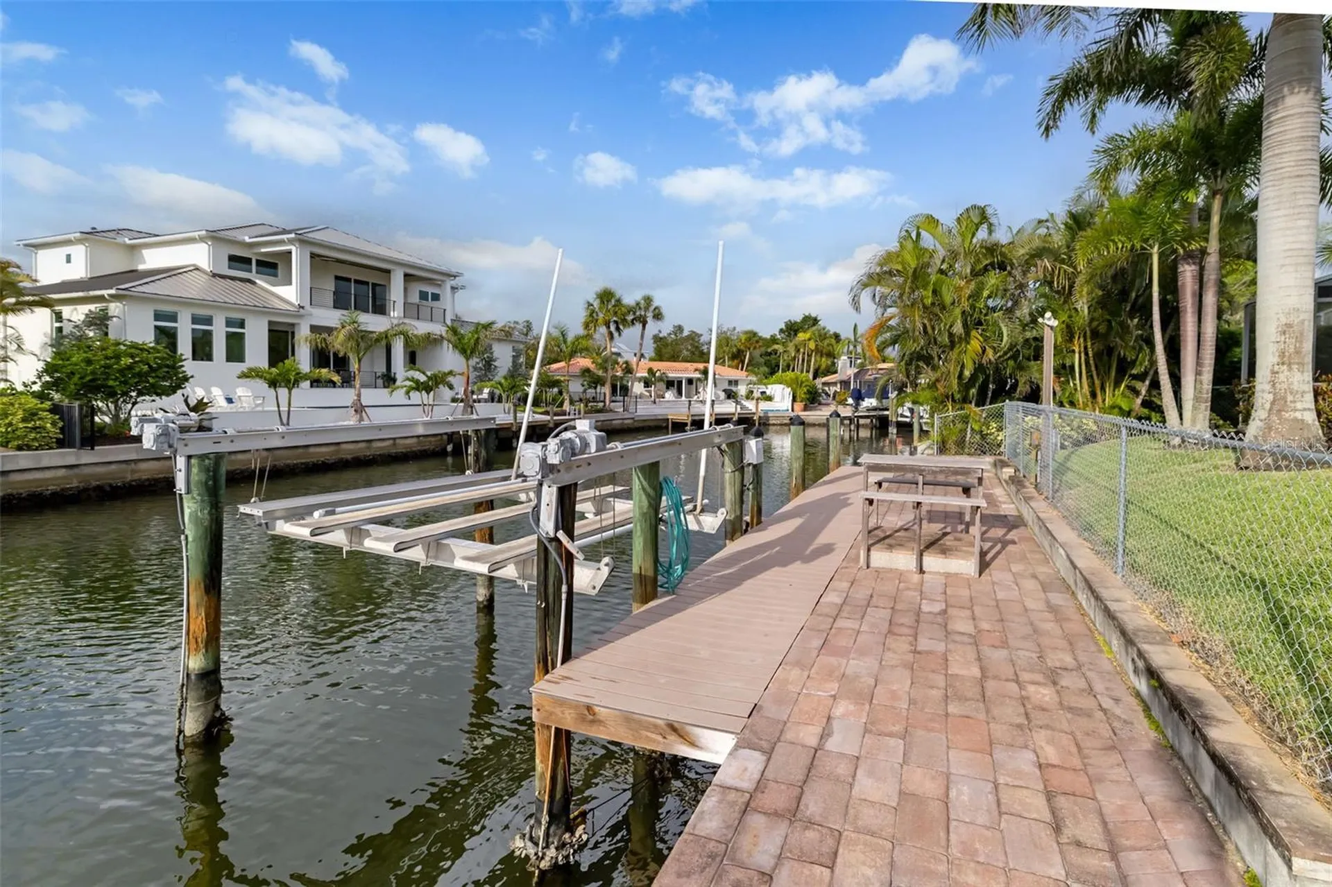 565 Commonwealth Place Sarasota FL 34242