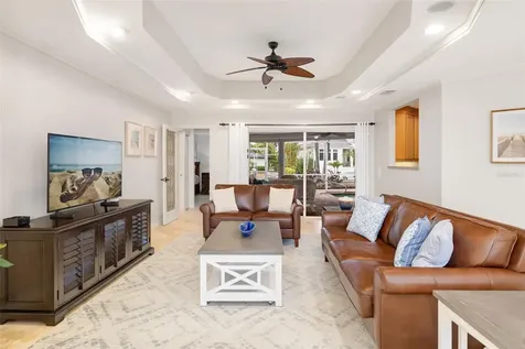 565 Commonwealth Place Sarasota FL 34242